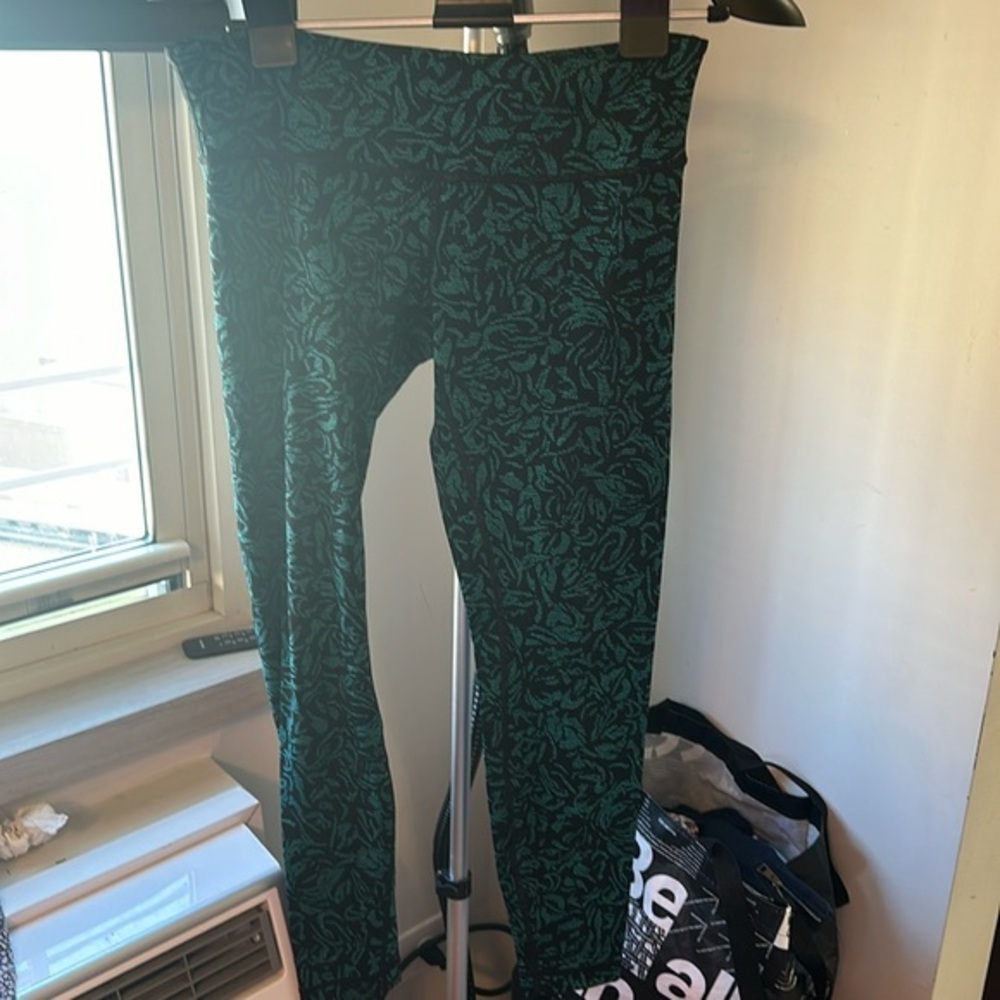 Lululemon capri leggings size 12